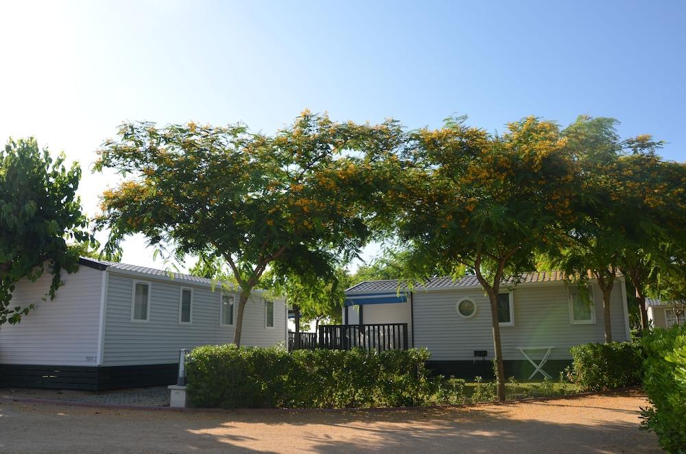 Camping Resort Els Pins Malgrat de Mar Bagian luar foto