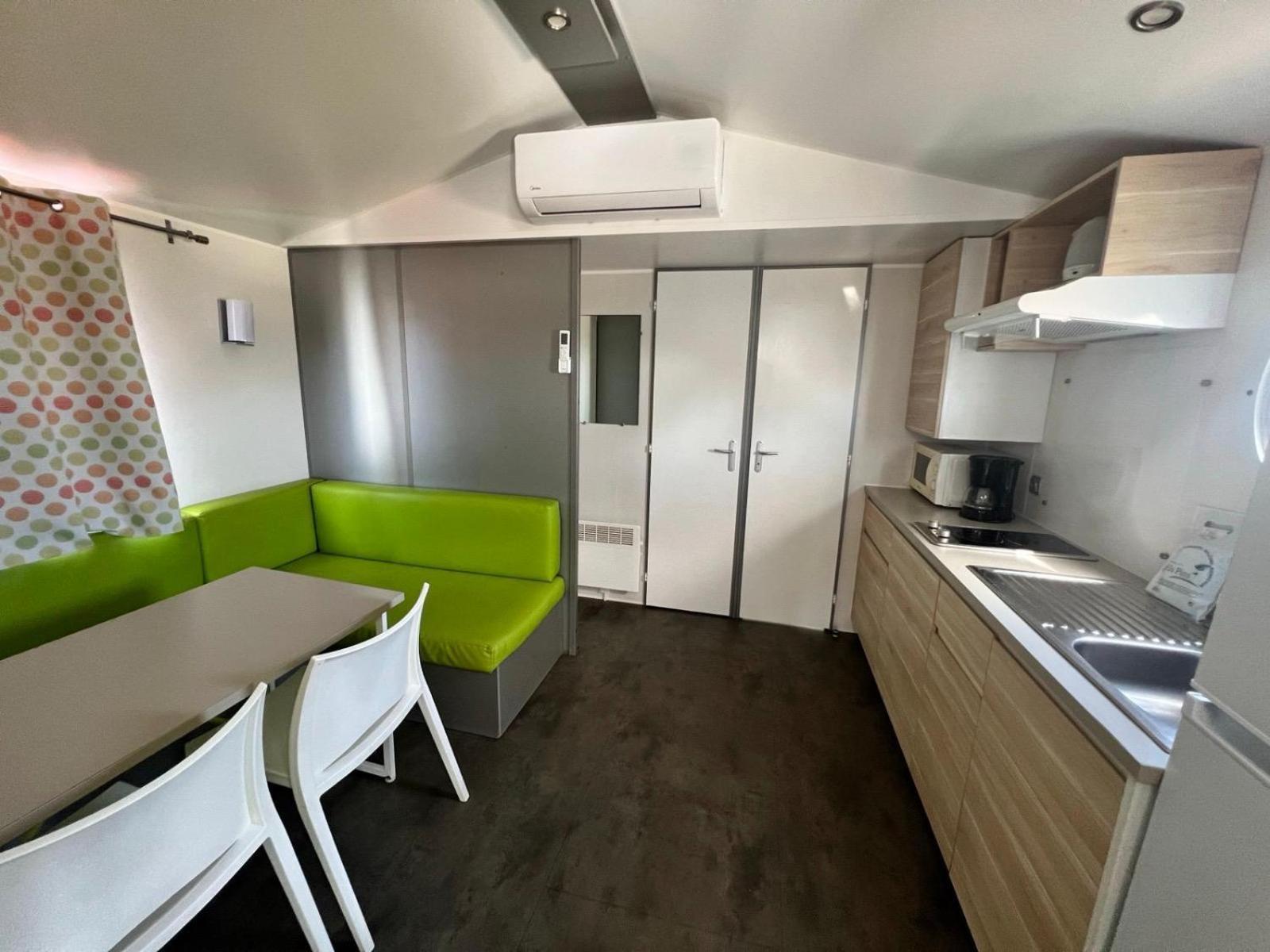 Camping Resort Els Pins Malgrat de Mar Bagian luar foto