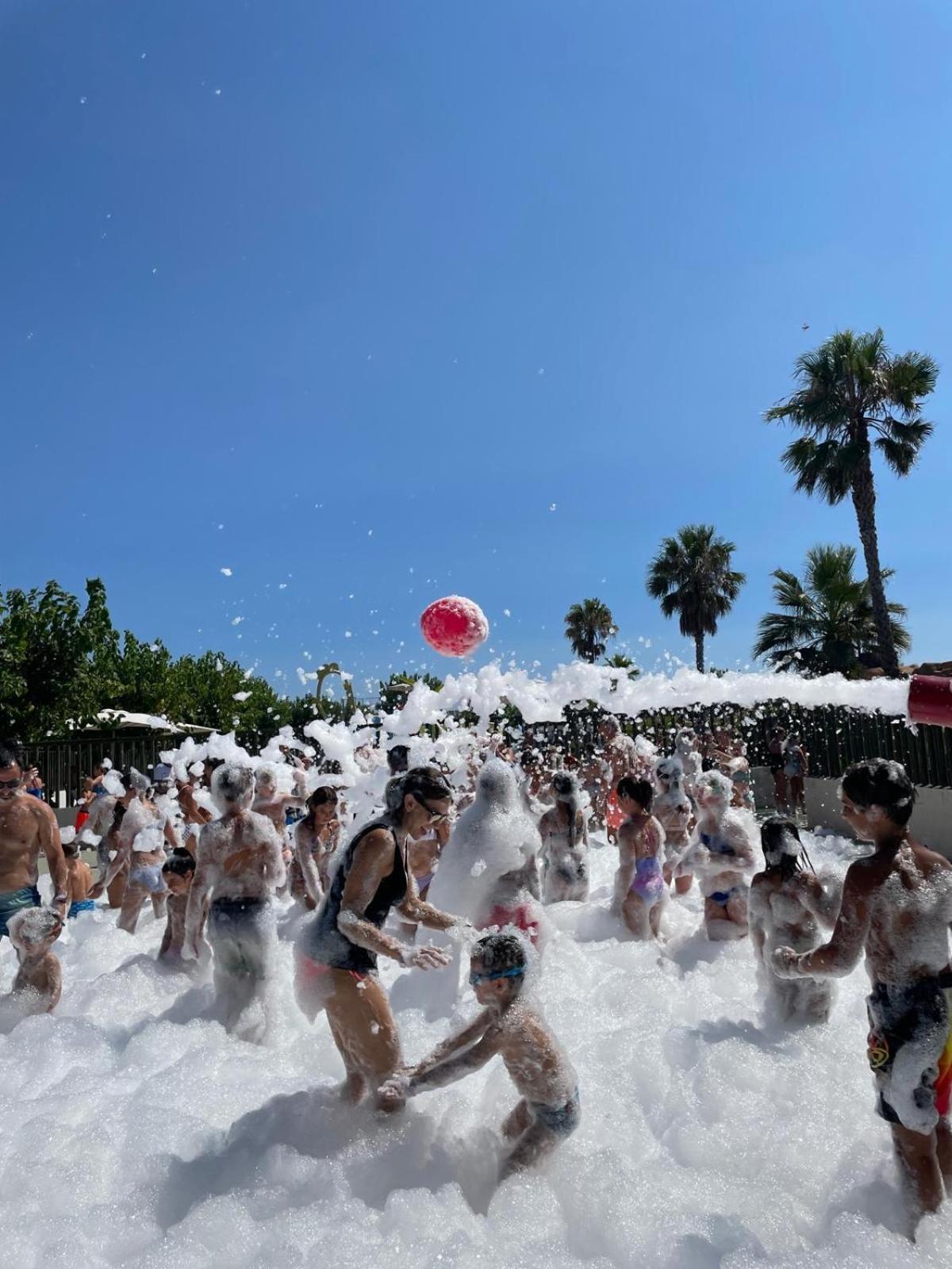 Camping Resort Els Pins Malgrat de Mar Bagian luar foto