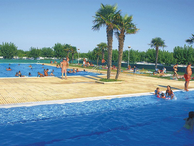 Camping Resort Els Pins Malgrat de Mar Bagian luar foto
